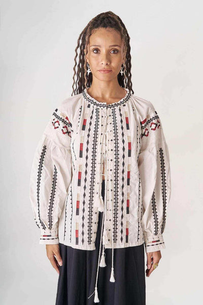 Beyaz Nakışlı Keten Bluz Gömlek (Ön Satış)